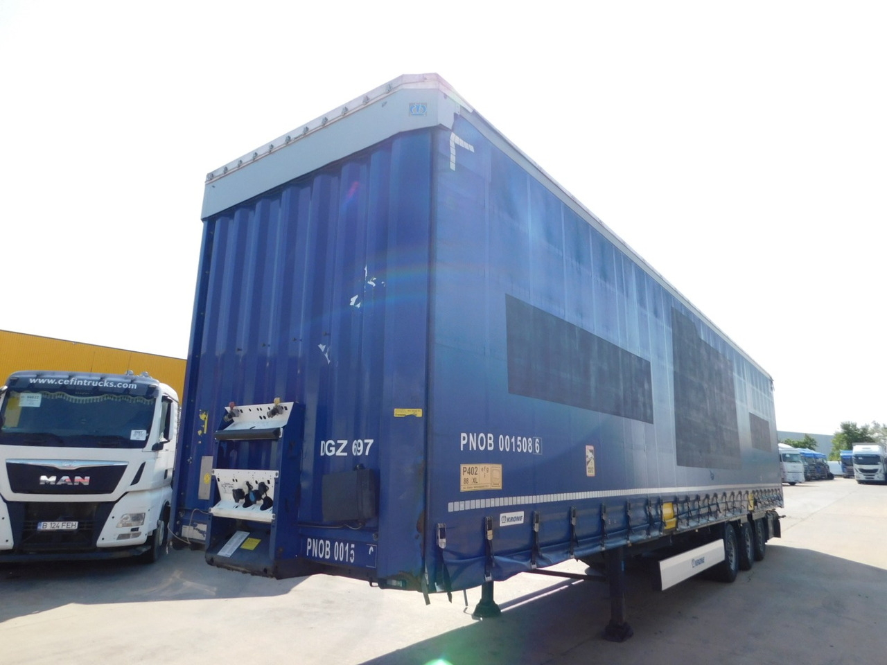 Krone Sd da06clnf - Ponyvás félpótkocsi: 1 kép. Krone Sd da06clnf - Ponyvás félpótkocsi: 1 kép.