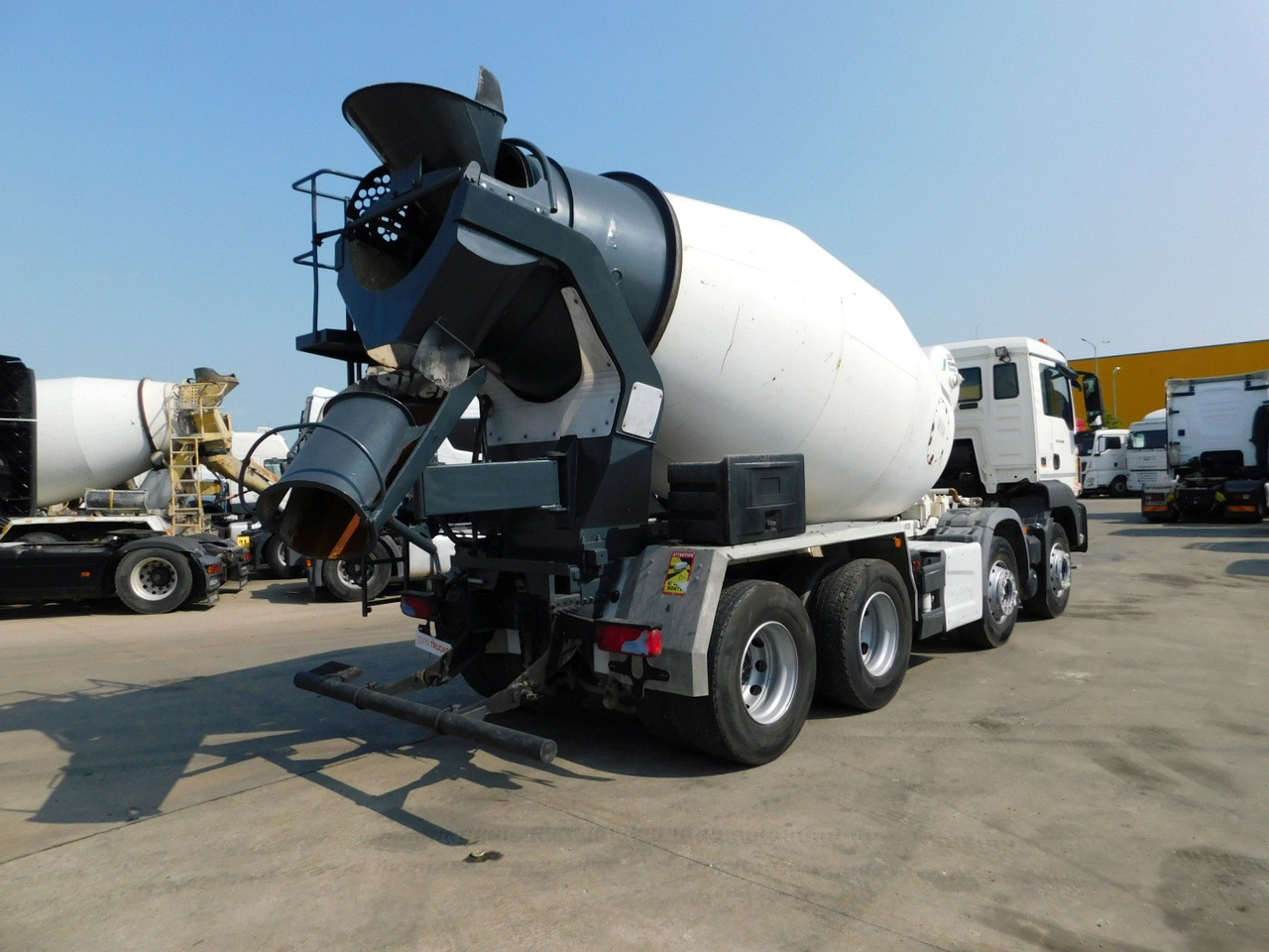 Man Tgs 32400 - Betonmixer: 3 kép. Man Tgs 32400 - Betonmixer: 3 kép.