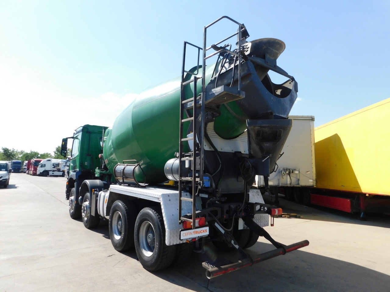 Mercedes Arocs 3243 - Betonmixer: 4 kép. Mercedes Arocs 3243 - Betonmixer: 4 kép.