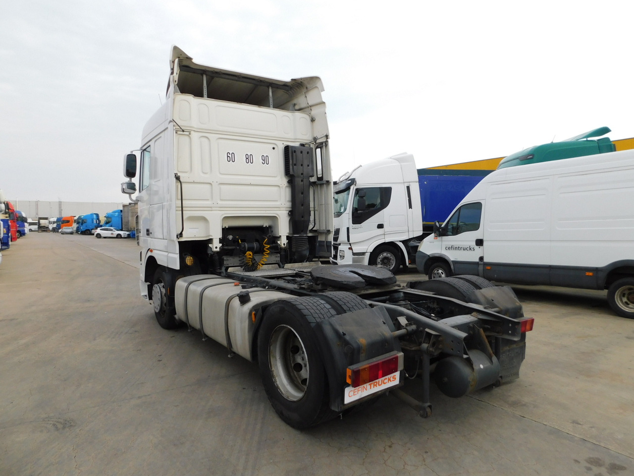 Daf Xf 105410 - Nyergesvontató: 4 kép. Daf Xf 105410 - Nyergesvontató: 4 kép.
