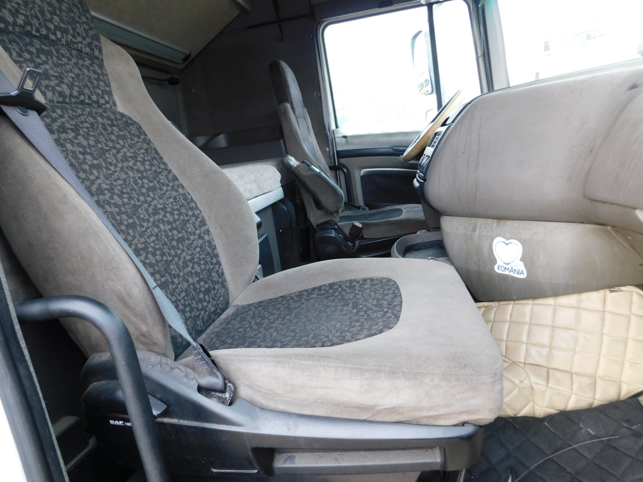 Daf Xf 105410 - Nyergesvontató: 5 kép. Daf Xf 105410 - Nyergesvontató: 5 kép.
