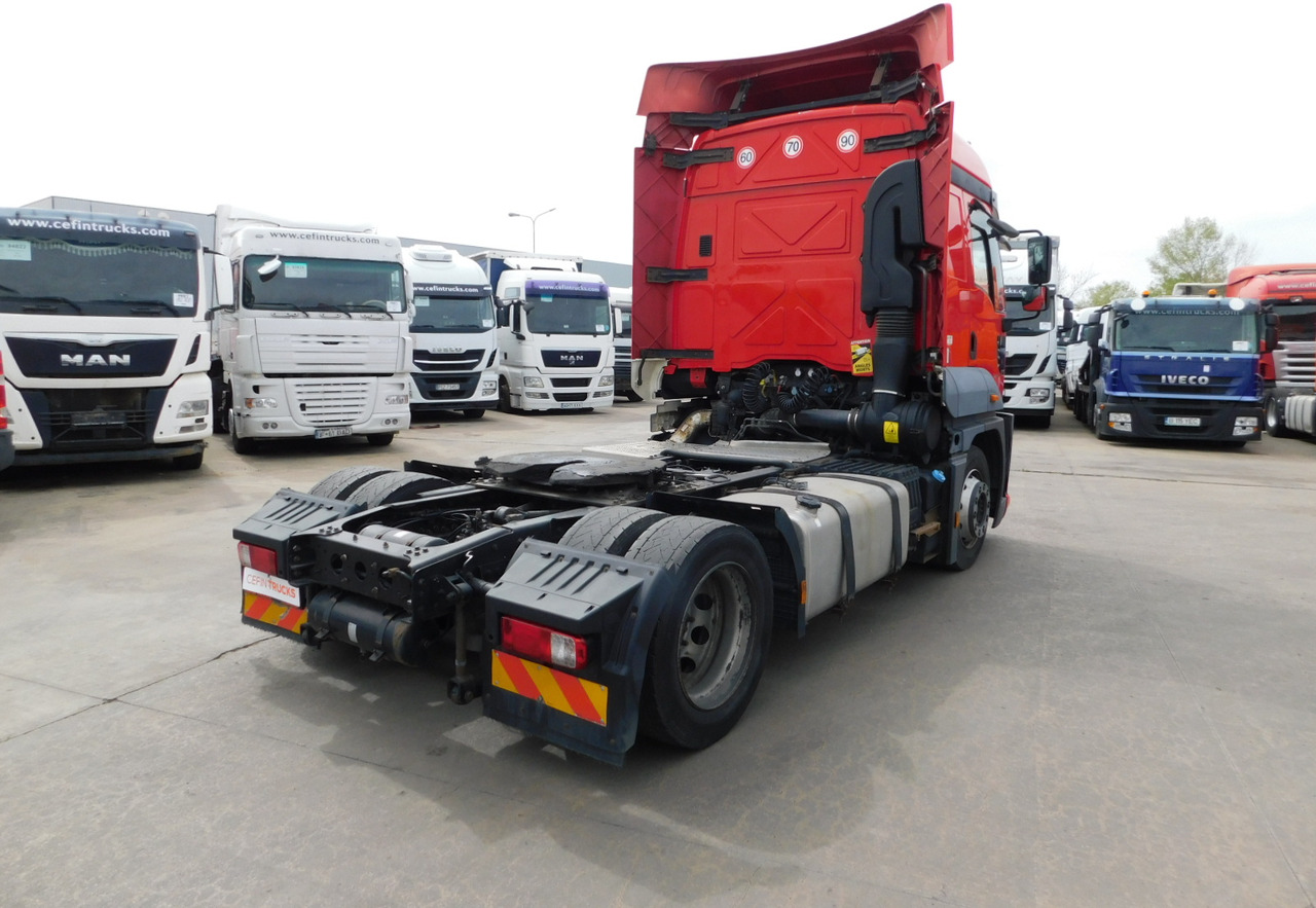 Ford 1848t 4x2 scab e6 12tx2620 - Nyergesvontató: 3 kép. Ford 1848t 4x2 scab e6 12tx2620 - Nyergesvontató: 3 kép.
