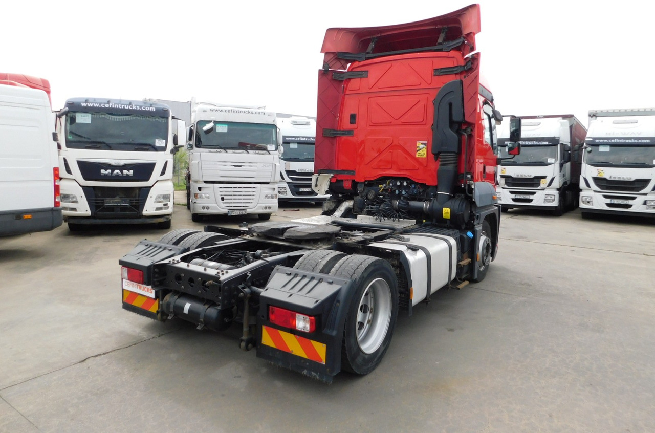 Ford 1848t 4x2 scab e6 12tx2620 - Nyergesvontató: 3 kép. Ford 1848t 4x2 scab e6 12tx2620 - Nyergesvontató: 3 kép.