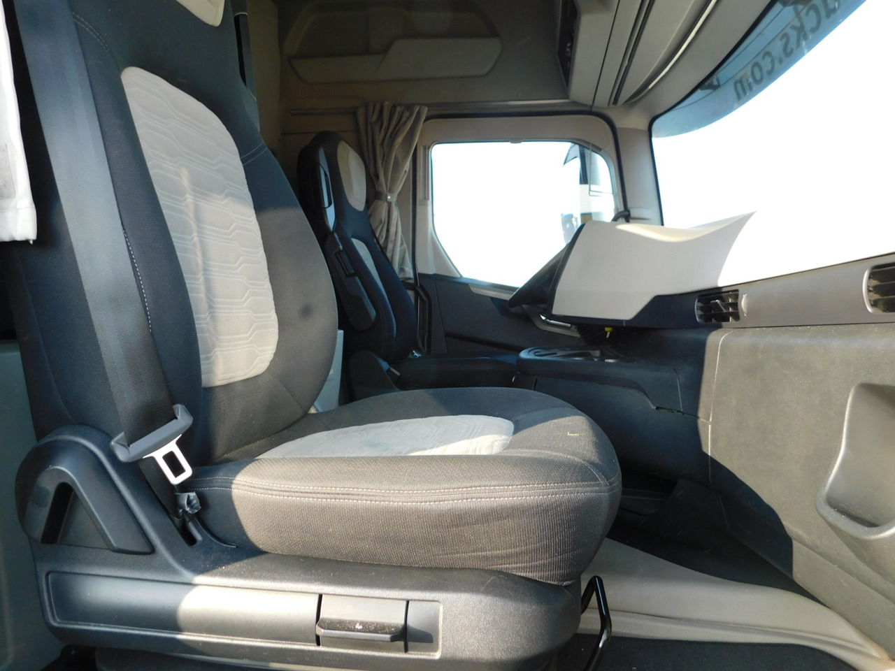 Ford F max 4x2 scab e6 12s2620 - Nyergesvontató: 5 kép. Ford F max 4x2 scab e6 12s2620 - Nyergesvontató: 5 kép.