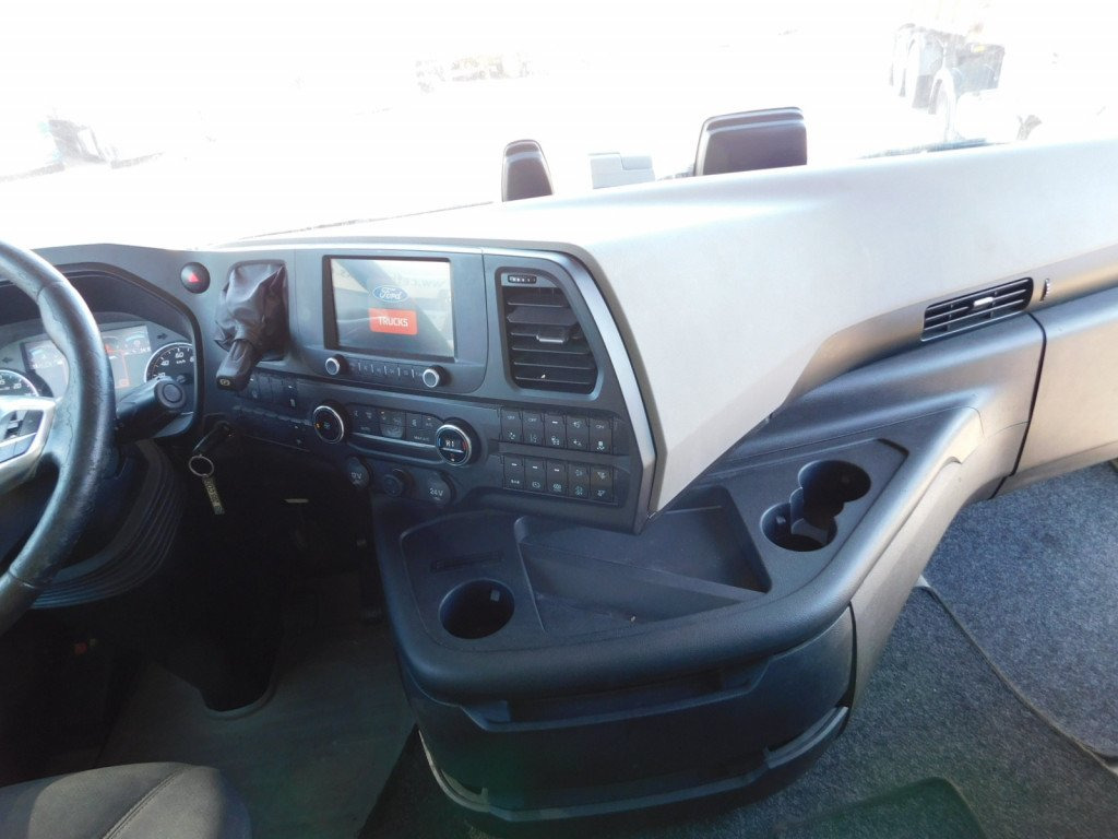 Nyergesvontató Ford F max 4x2 scab e6 12s2620: 6 kép. Nyergesvontató Ford F max 4x2 scab e6 12s2620: 6 kép.