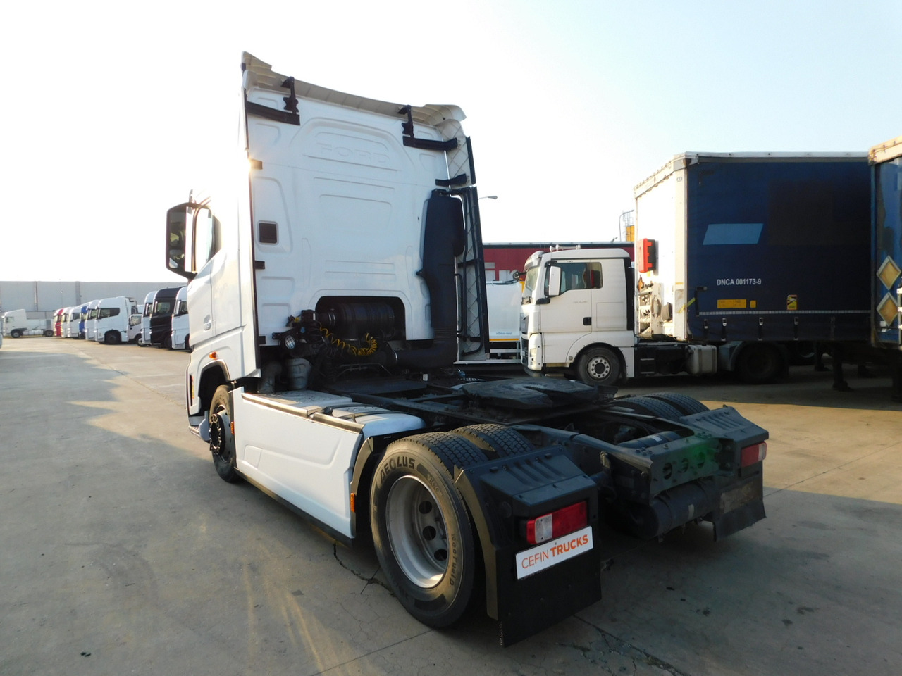 Ford F max 4x2 scab e6 12s2620 - Nyergesvontató: 4 kép. Ford F max 4x2 scab e6 12s2620 - Nyergesvontató: 4 kép.
