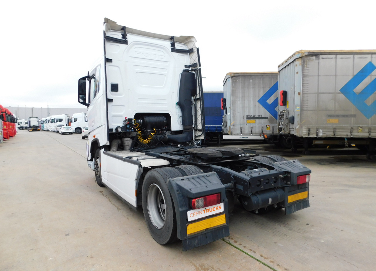 Ford F max 4x2 scab e6 12s2620 - Nyergesvontató: 4 kép. Ford F max 4x2 scab e6 12s2620 - Nyergesvontató: 4 kép.