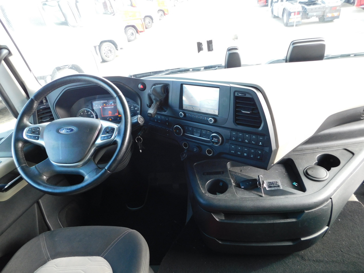 Nyergesvontató Ford F max ll 4x2 scab e6 12tx2620: 6 kép. Nyergesvontató Ford F max ll 4x2 scab e6 12tx2620: 6 kép.