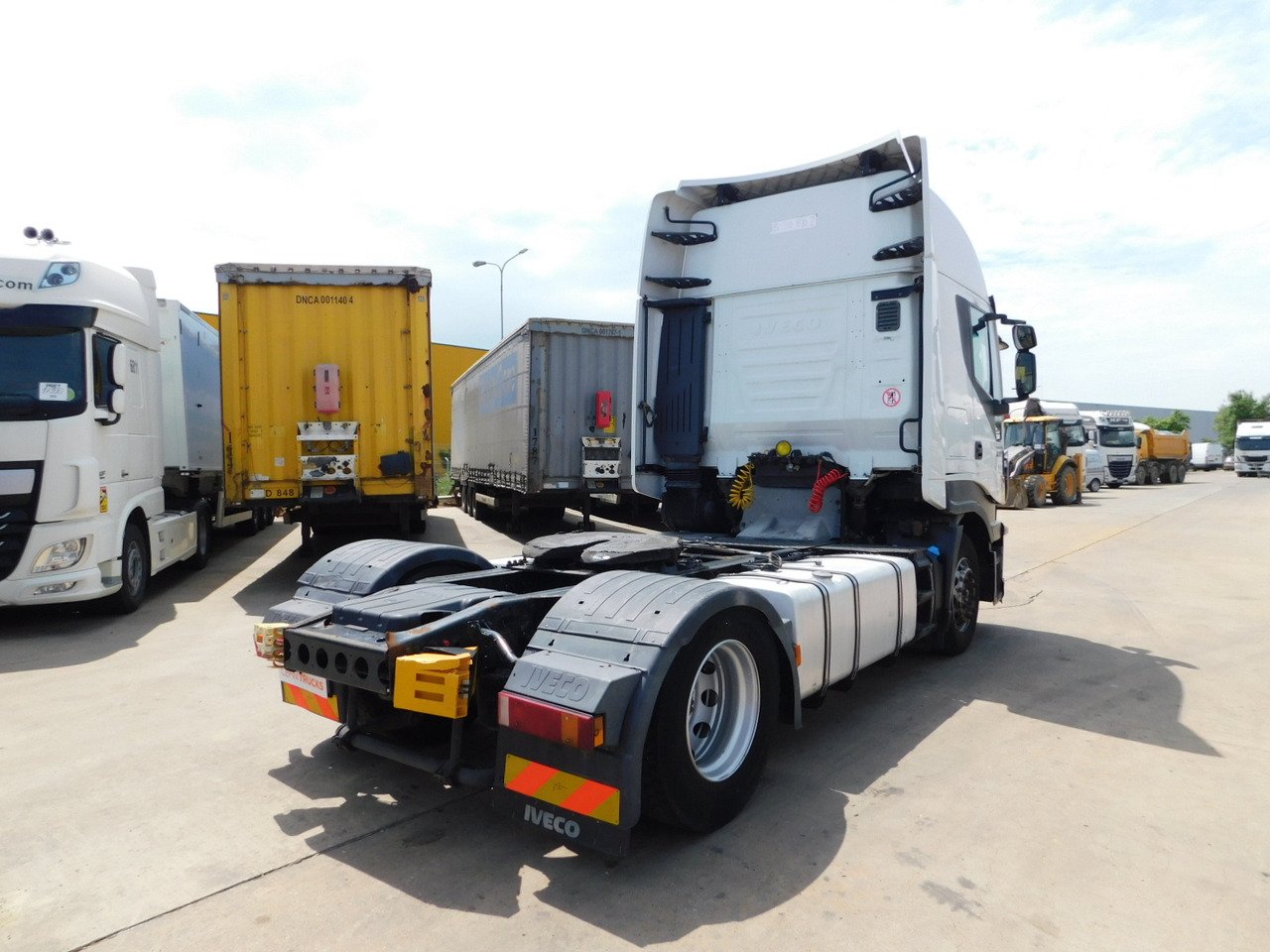 Iveco As440tp - Nyergesvontató: 3 kép. Iveco As440tp - Nyergesvontató: 3 kép.
