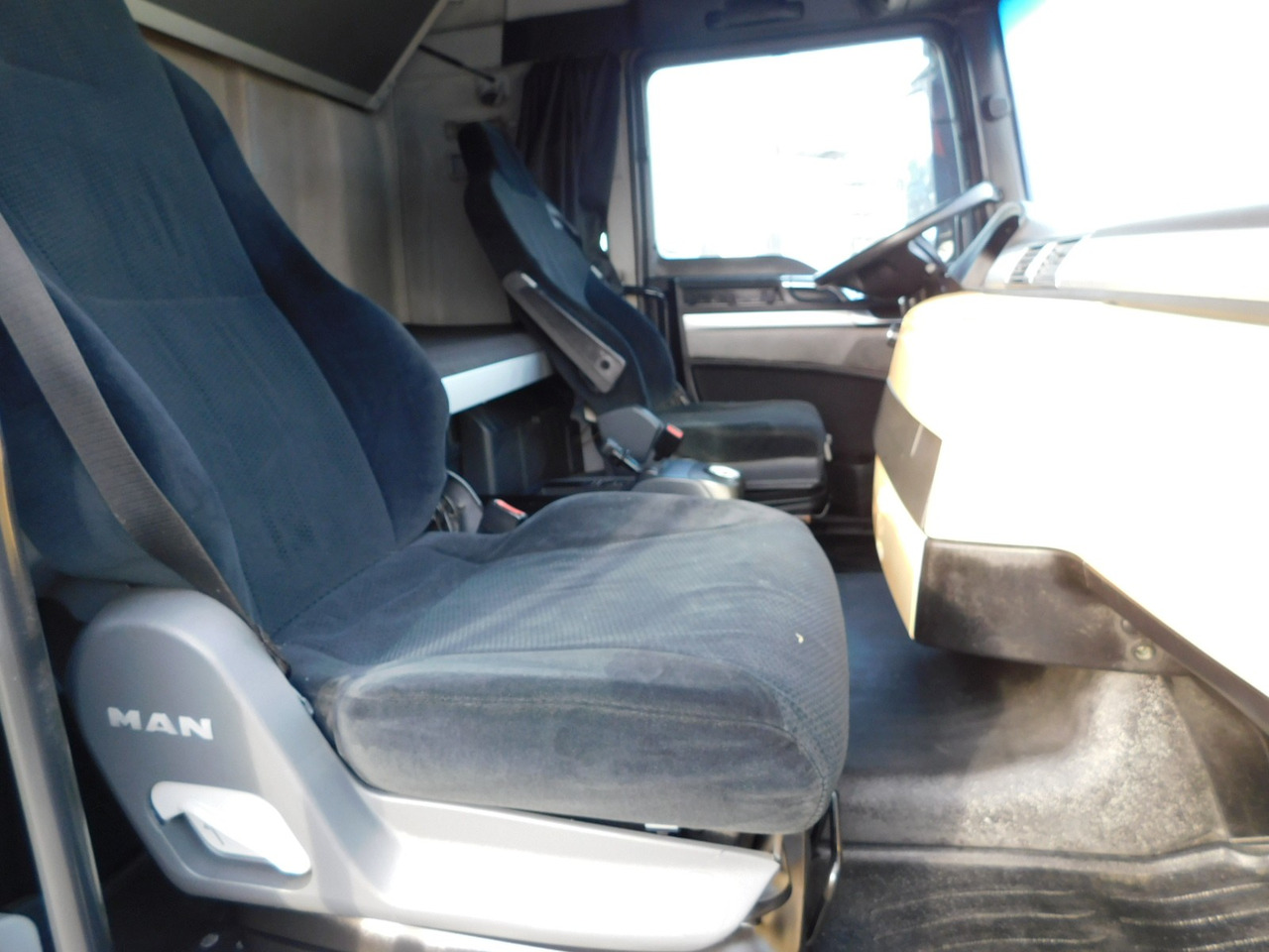Man Tgx 18440 - Nyergesvontató: 5 kép. Man Tgx 18440 - Nyergesvontató: 5 kép.