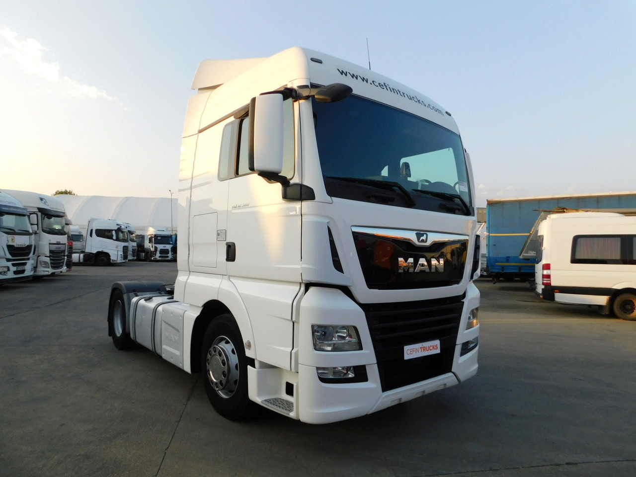 Man Tgx - Nyergesvontató: 2 kép. Man Tgx - Nyergesvontató: 2 kép.
