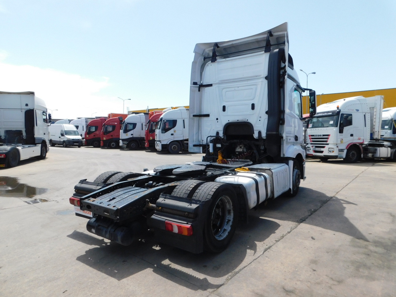Mercedes Actros 1842 - Nyergesvontató: 3 kép. Mercedes Actros 1842 - Nyergesvontató: 3 kép.