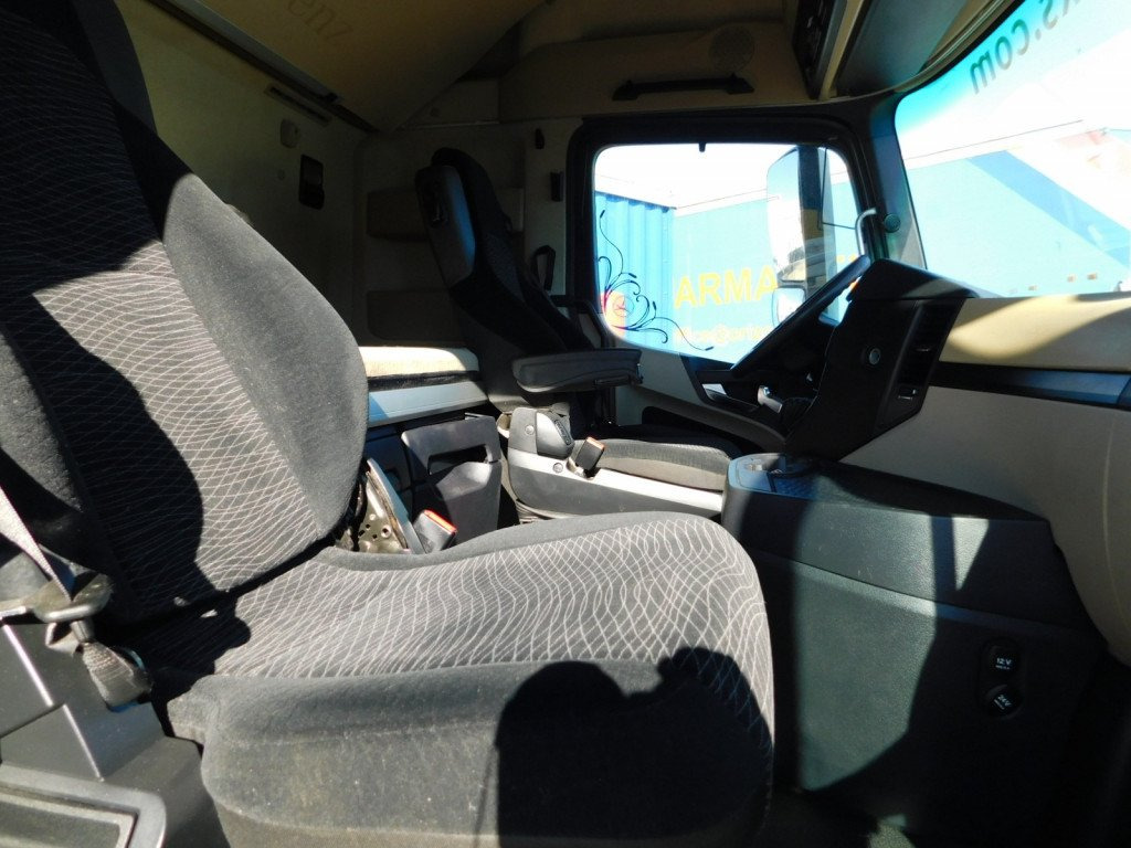 Mercedes Actros 1842 - Nyergesvontató: 5 kép. Mercedes Actros 1842 - Nyergesvontató: 5 kép.