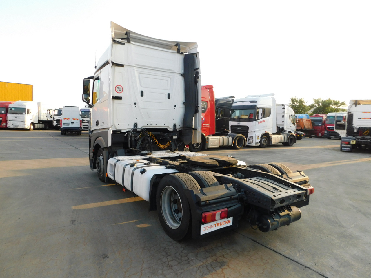 Mercedes Actros - Nyergesvontató: 4 kép. Mercedes Actros - Nyergesvontató: 4 kép.