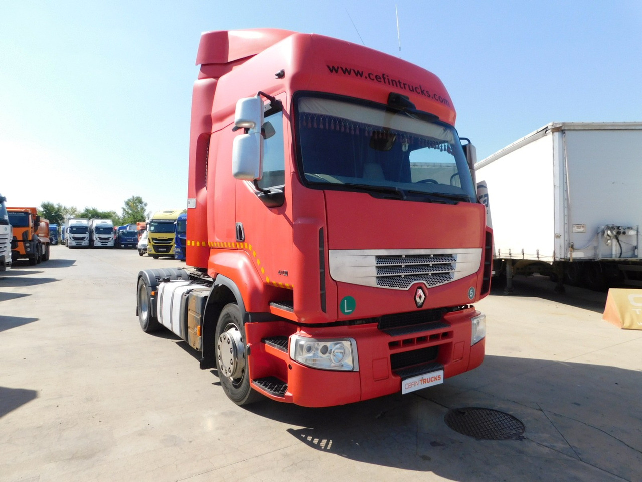 Renault Premium 410dxi - Nyergesvontató: 2 kép. Renault Premium 410dxi - Nyergesvontató: 2 kép.