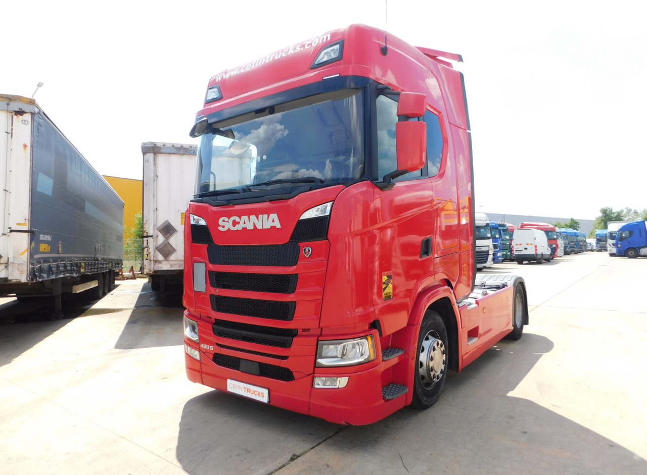 Scania S450 - Nyergesvontató: 1 kép. Scania S450 - Nyergesvontató: 1 kép.