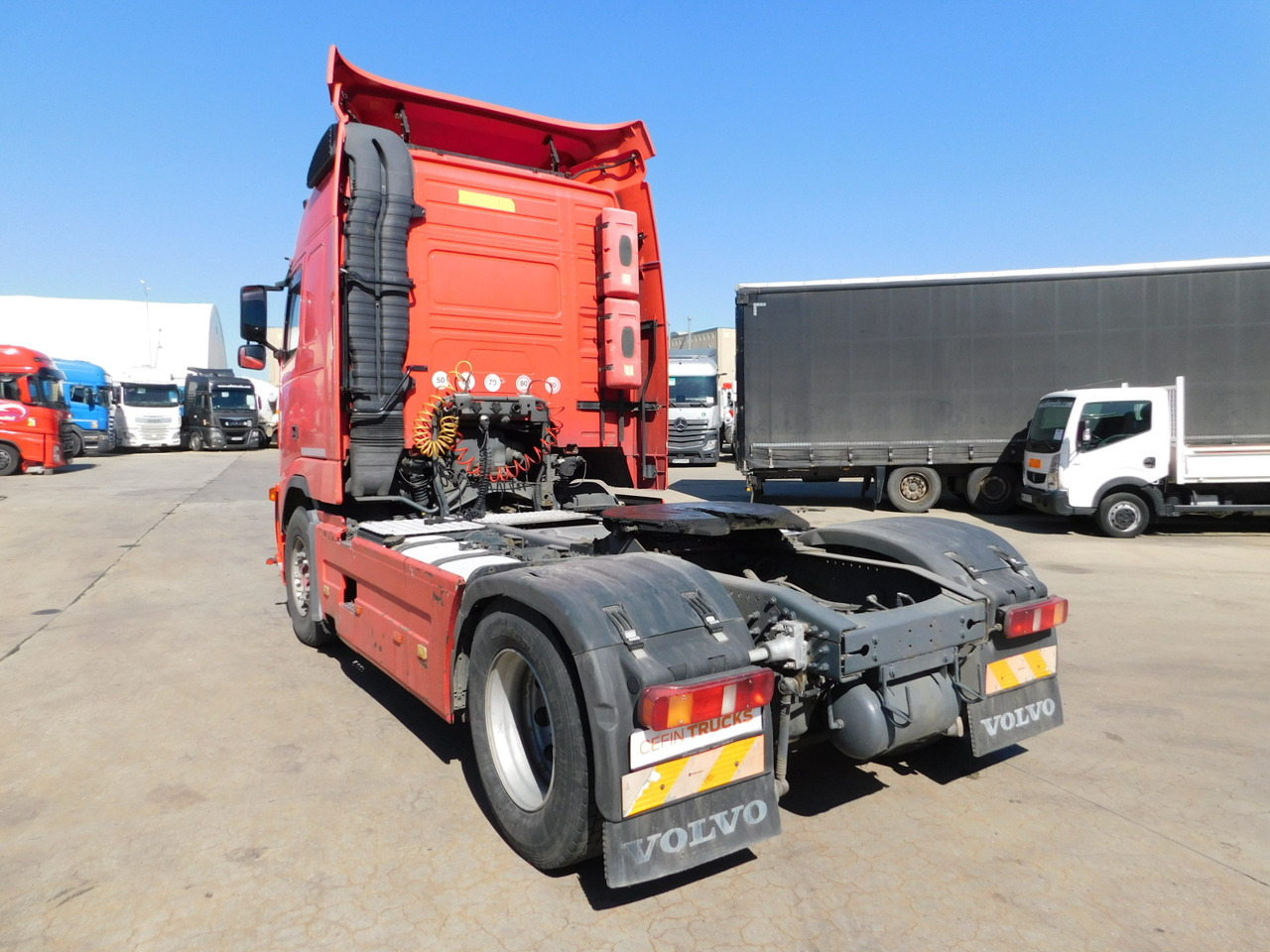 Volvo Fh 12 420 fh42 tb - Nyergesvontató: 4 kép. Volvo Fh 12 420 fh42 tb - Nyergesvontató: 4 kép.