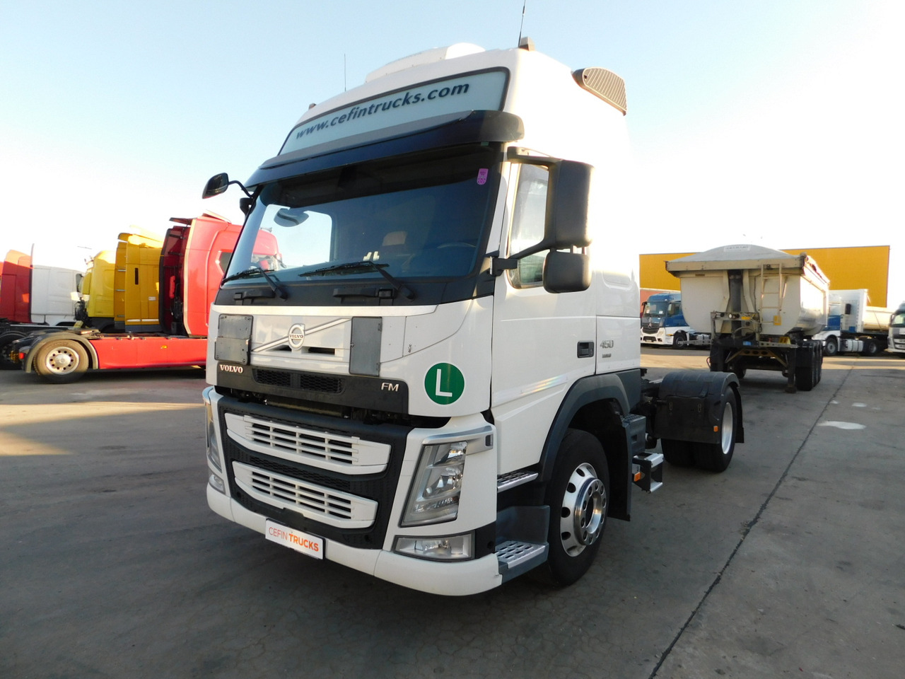 Volvo Fm 450 - Nyergesvontató: 1 kép. Volvo Fm 450 - Nyergesvontató: 1 kép.