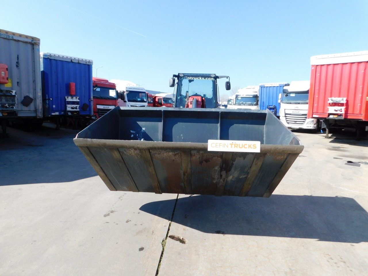 Schaffer t8620 - Gumikerekes homlokrakodó: 5 kép. Schaffer t8620 - Gumikerekes homlokrakodó: 5 kép.
