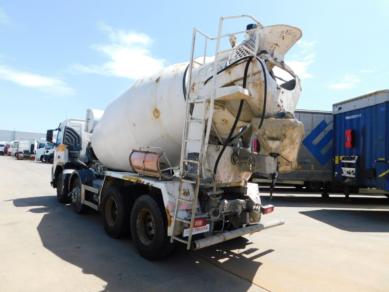 Volvo Fm9 340 mixer - Betonmixer: 4 kép. Volvo Fm9 340 mixer - Betonmixer: 4 kép.