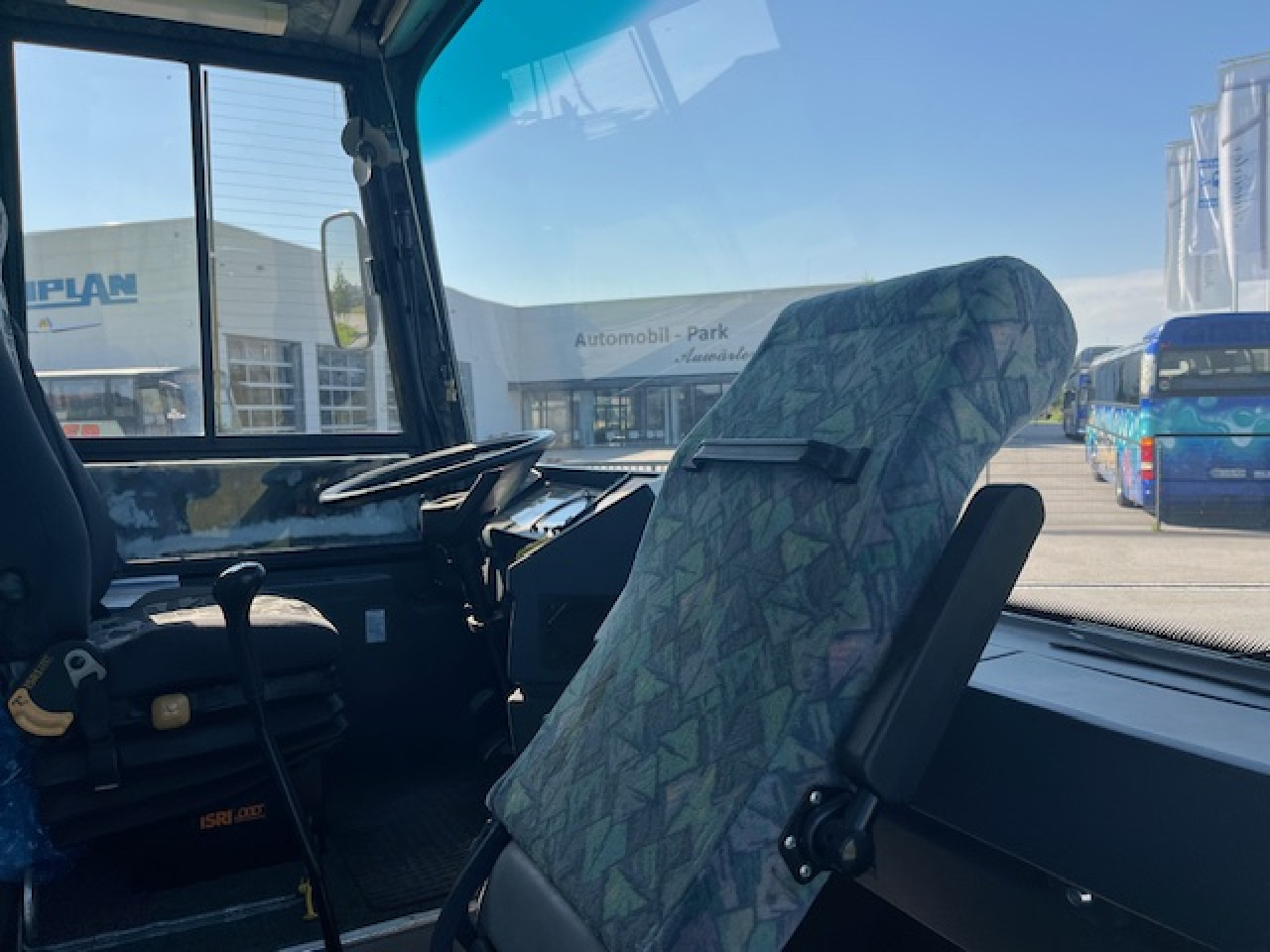 NEOPLAN N316 Ü - Koferenz-, Ausstellungsbus - Wohnmobil - Busz: 5 kép. NEOPLAN N316 Ü - Koferenz-, Ausstellungsbus - Wohnmobil - Busz: 5 kép.