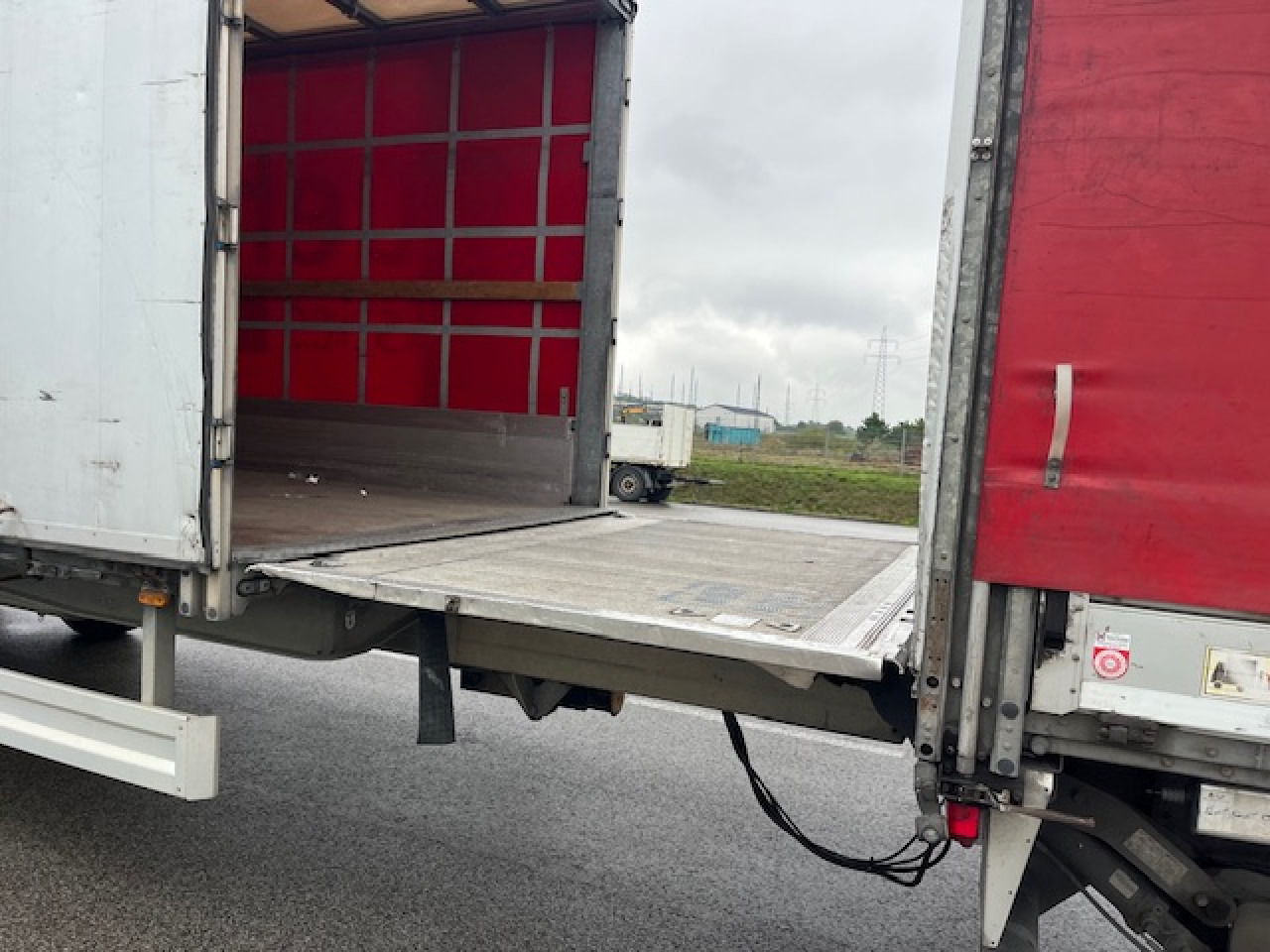 Ponyvás teherautó MAN TGM 18.320 4x2 BL Durchladbar - mit Tandemhänger: 14 kép. Ponyvás teherautó MAN TGM 18.320 4x2 BL Durchladbar - mit Tandemhänger: 14 kép.