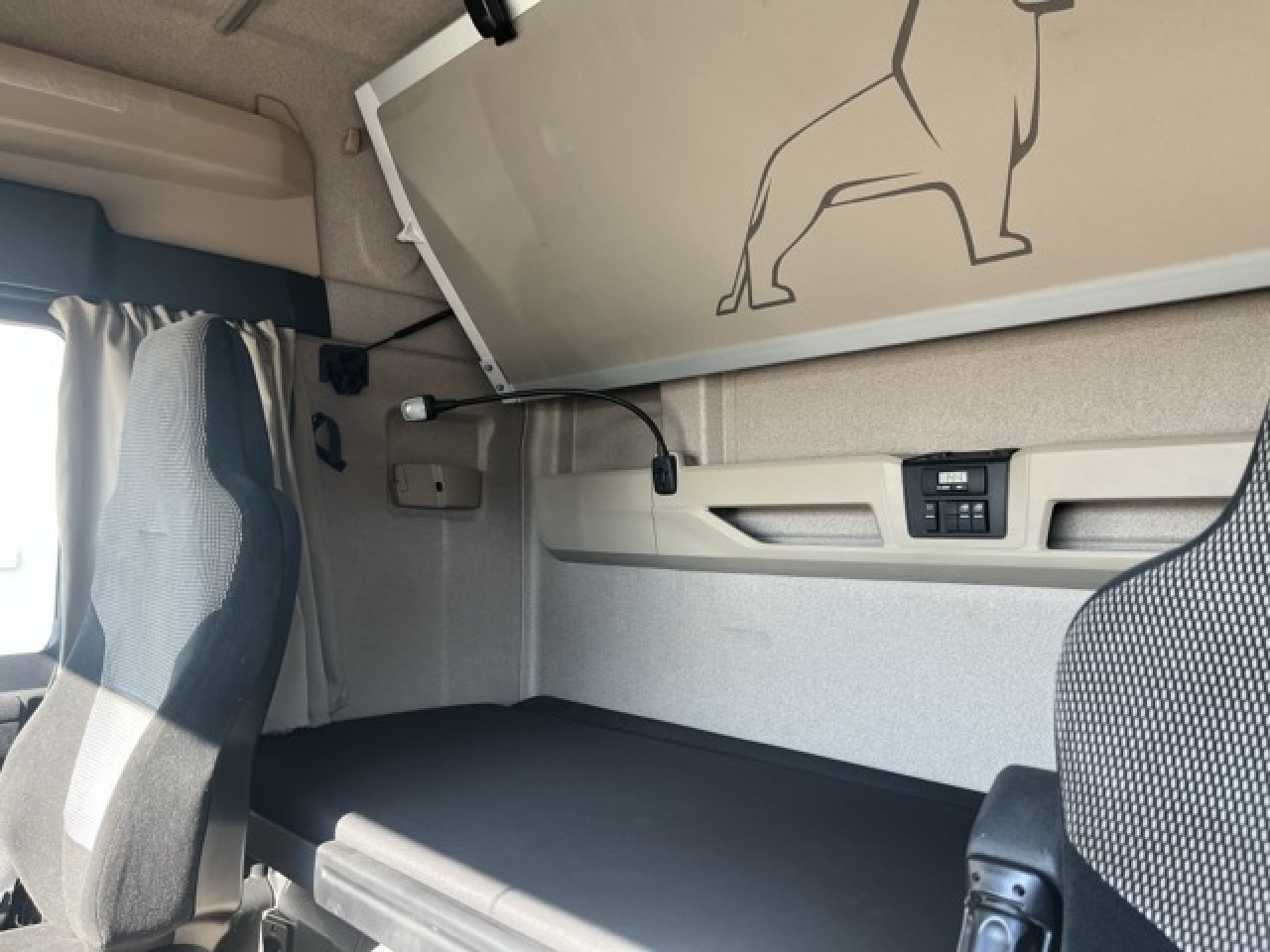 Nyergesvontató MAN TGX 18.460 4x2 BLS mit Kipphydraulik Euro6 Klima: 15 kép. Nyergesvontató MAN TGX 18.460 4x2 BLS mit Kipphydraulik Euro6 Klima: 15 kép.