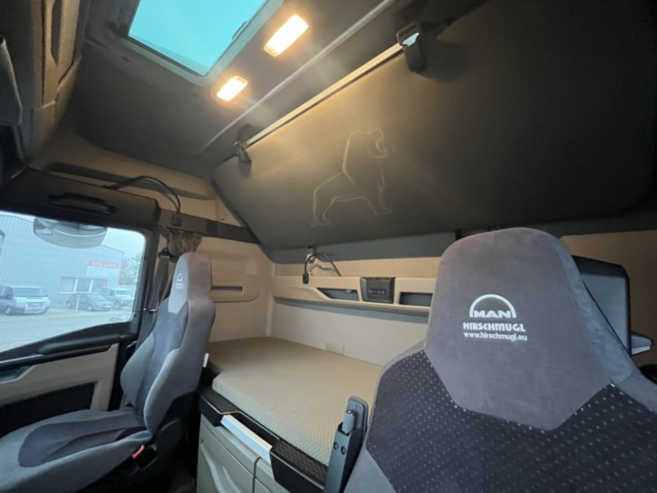 MAN TGX 18.470 4x2 BLS Euro6 Retarder Klima Luftfeder - Nyergesvontató: 4 kép. MAN TGX 18.470 4x2 BLS Euro6 Retarder Klima Luftfeder - Nyergesvontató: 4 kép.