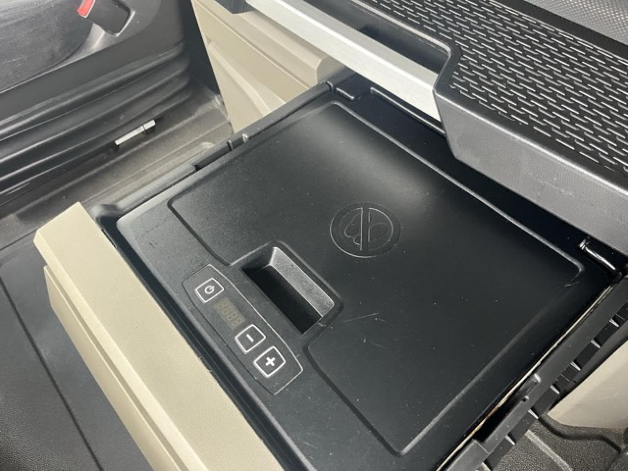 MAN TGX 18.510 4x2 LL SA - Vollgarantie MAN bis 01.27 - Nyergesvontató: 3 kép. MAN TGX 18.510 4x2 LL SA - Vollgarantie MAN bis 01.27 - Nyergesvontató: 3 kép.