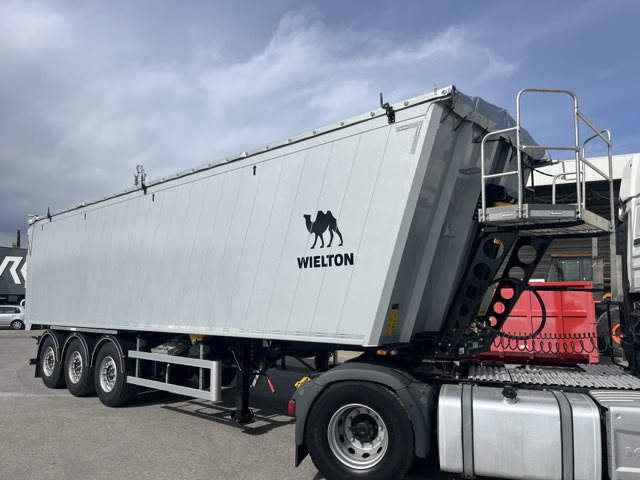 WIELTON NW-3A6 BULKMASTER Alu-Kastenmulde 55 cbm - Félpótkocsi billenőplatós: 1 kép. WIELTON NW-3A6 BULKMASTER Alu-Kastenmulde 55 cbm - Félpótkocsi billenőplatós: 1 kép.