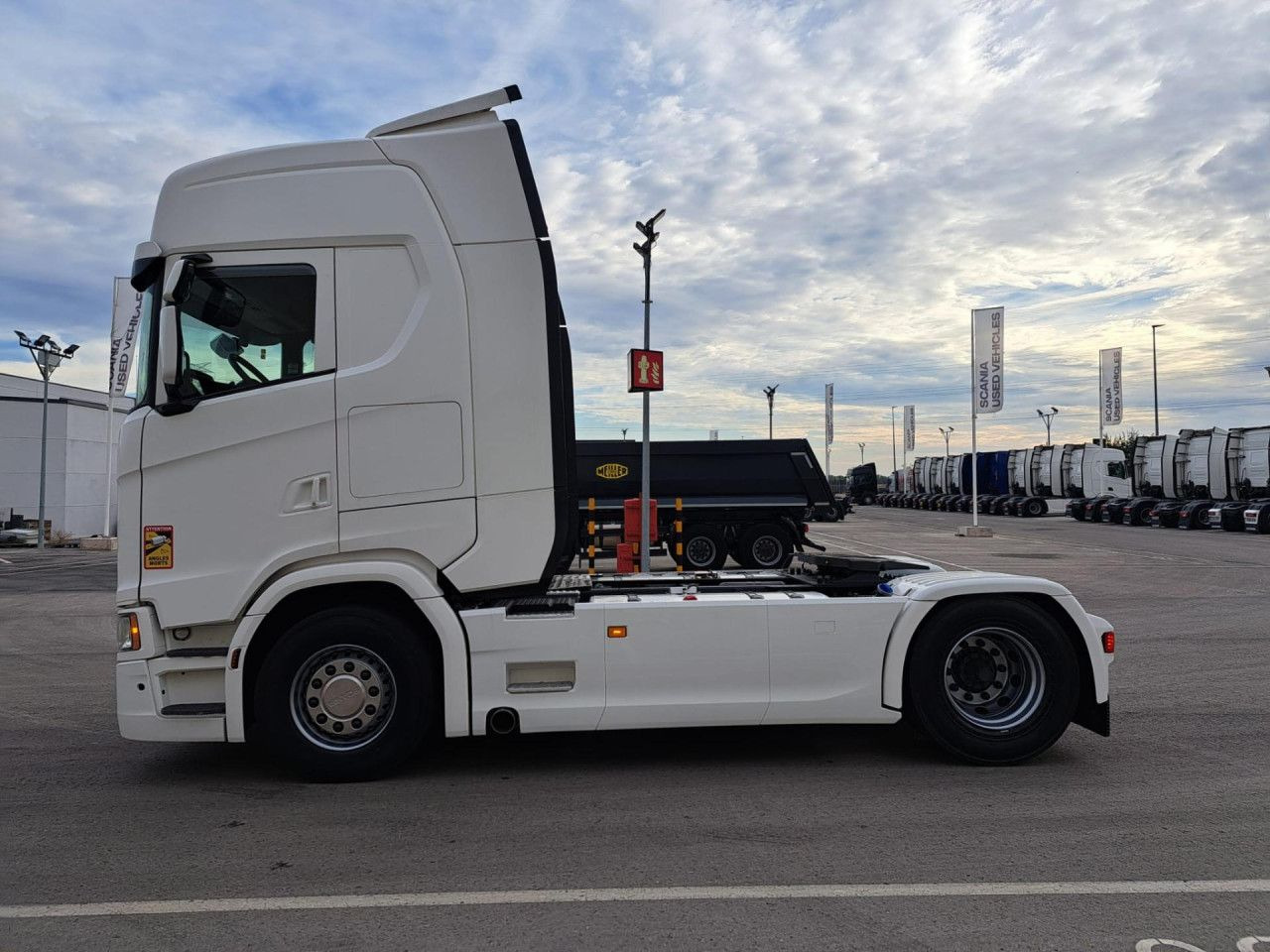 Scania - Nyergesvontató: 3 kép. Scania - Nyergesvontató: 3 kép.