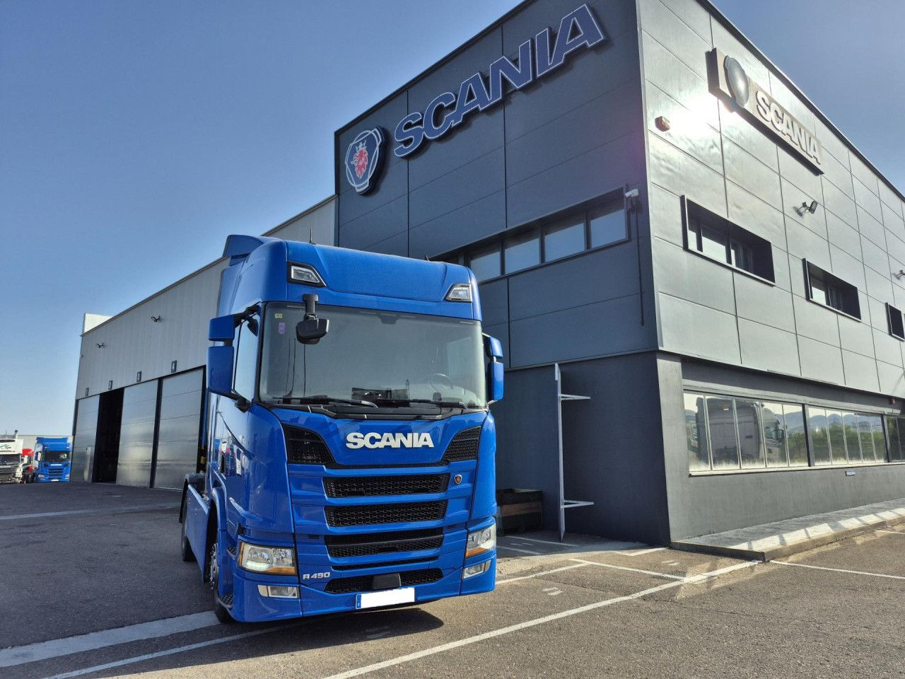 Scania R 450 - Nyergesvontató: 1 kép. Scania R 450 - Nyergesvontató: 1 kép.