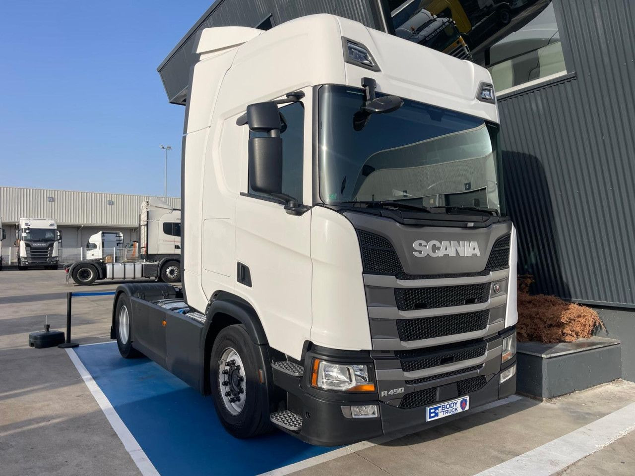 Scania R 450 - Nyergesvontató: 5 kép. Scania R 450 - Nyergesvontató: 5 kép.