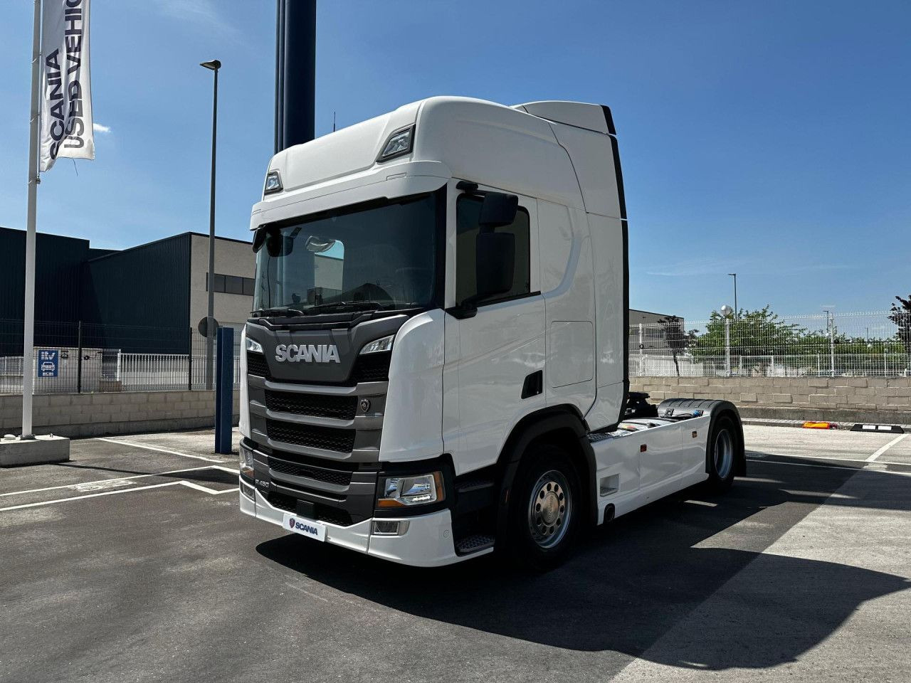 Scania R 450 - Nyergesvontató: 1 kép. Scania R 450 - Nyergesvontató: 1 kép.