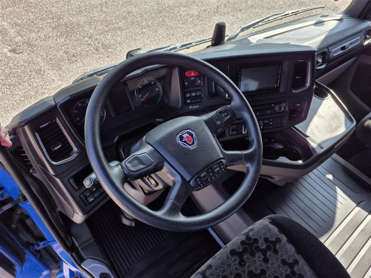 Scania R 450 - Nyergesvontató: 4 kép. Scania R 450 - Nyergesvontató: 4 kép.