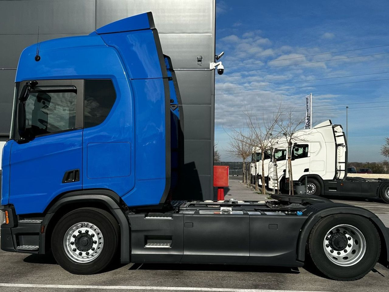 Scania R 450 - Nyergesvontató: 2 kép. Scania R 450 - Nyergesvontató: 2 kép.