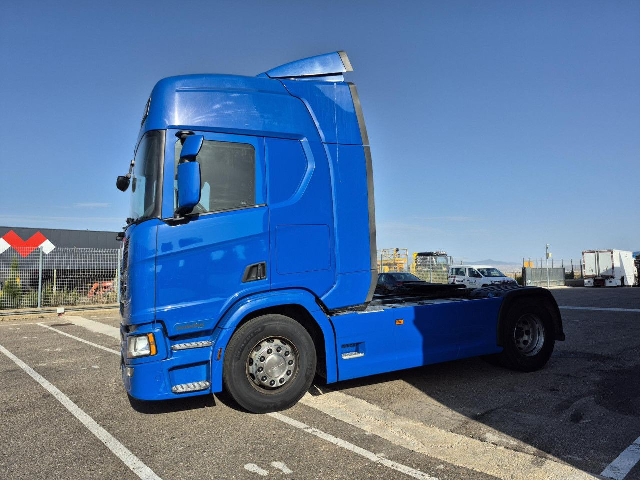 Scania R 450 - Nyergesvontató: 5 kép. Scania R 450 - Nyergesvontató: 5 kép.