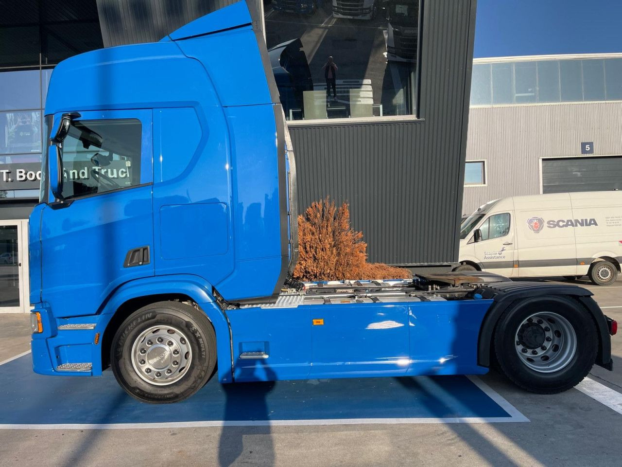 Scania R 450 - Nyergesvontató: 4 kép. Scania R 450 - Nyergesvontató: 4 kép.