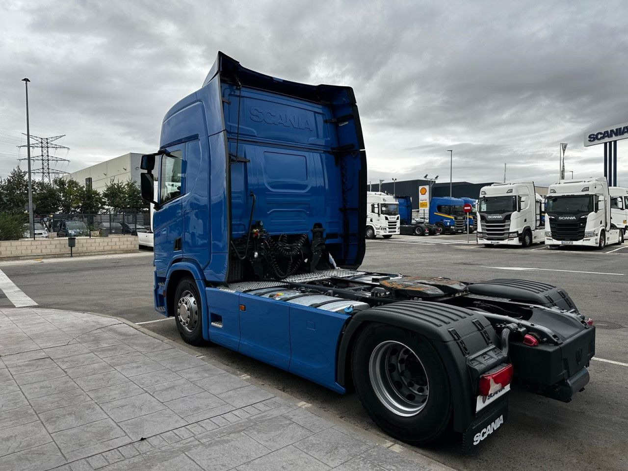 Scania R 450 - Nyergesvontató: 3 kép. Scania R 450 - Nyergesvontató: 3 kép.