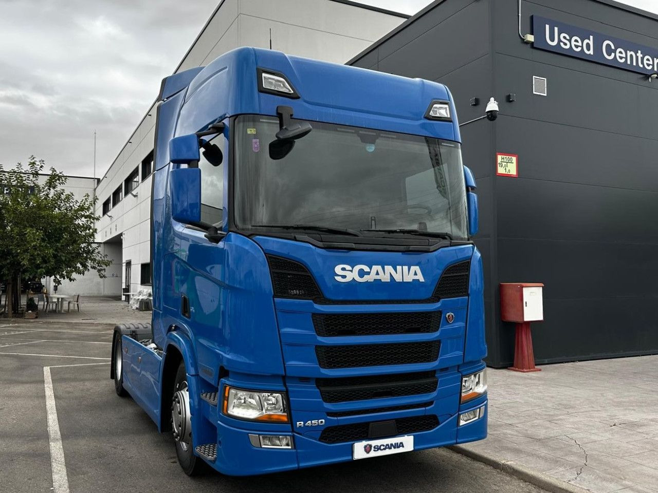 Scania R 450 - Nyergesvontató: 1 kép. Scania R 450 - Nyergesvontató: 1 kép.