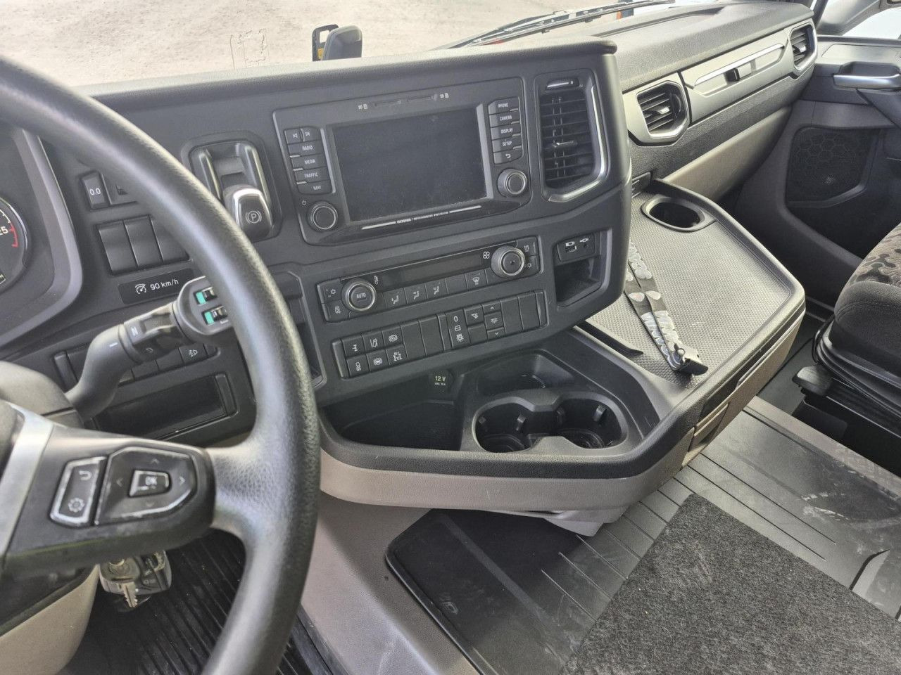 Scania R 500 - Nyergesvontató: 5 kép. Scania R 500 - Nyergesvontató: 5 kép.