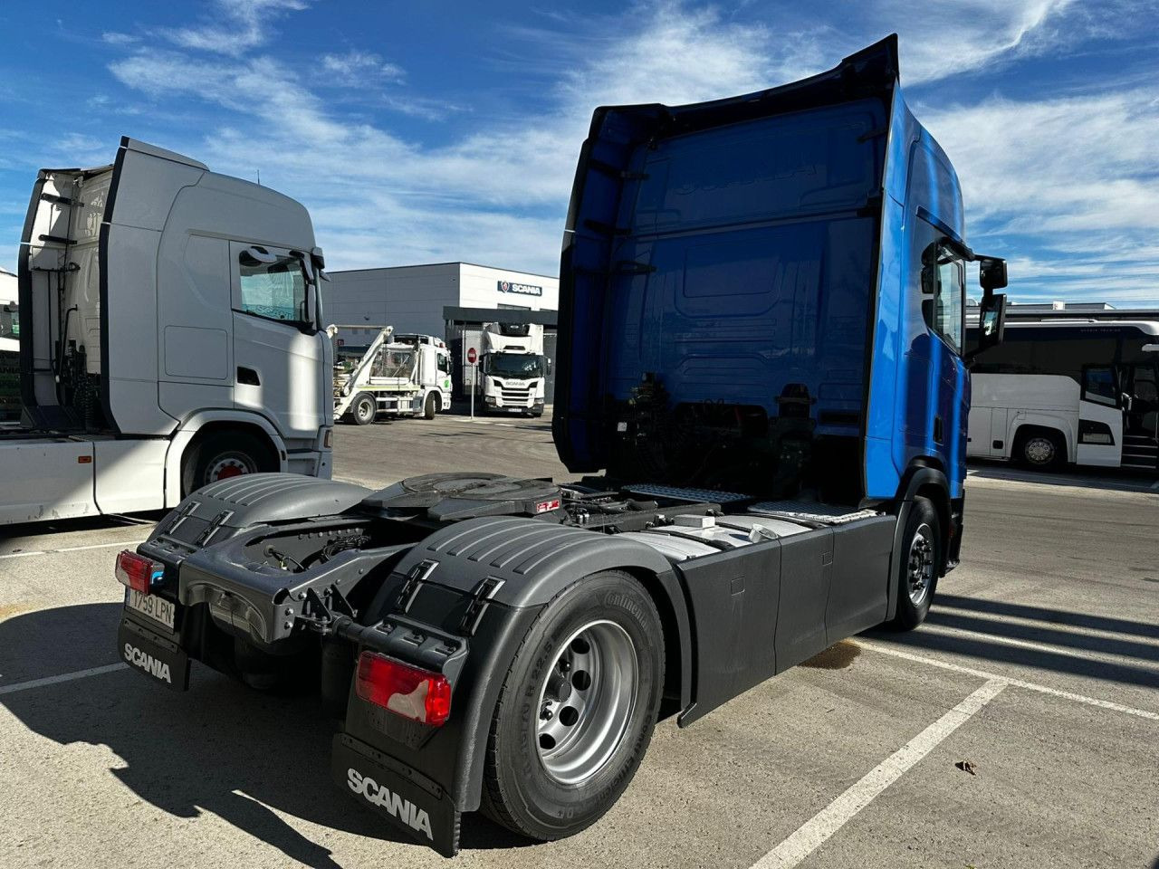 Scania R450 - Nyergesvontató: 4 kép. Scania R450 - Nyergesvontató: 4 kép.