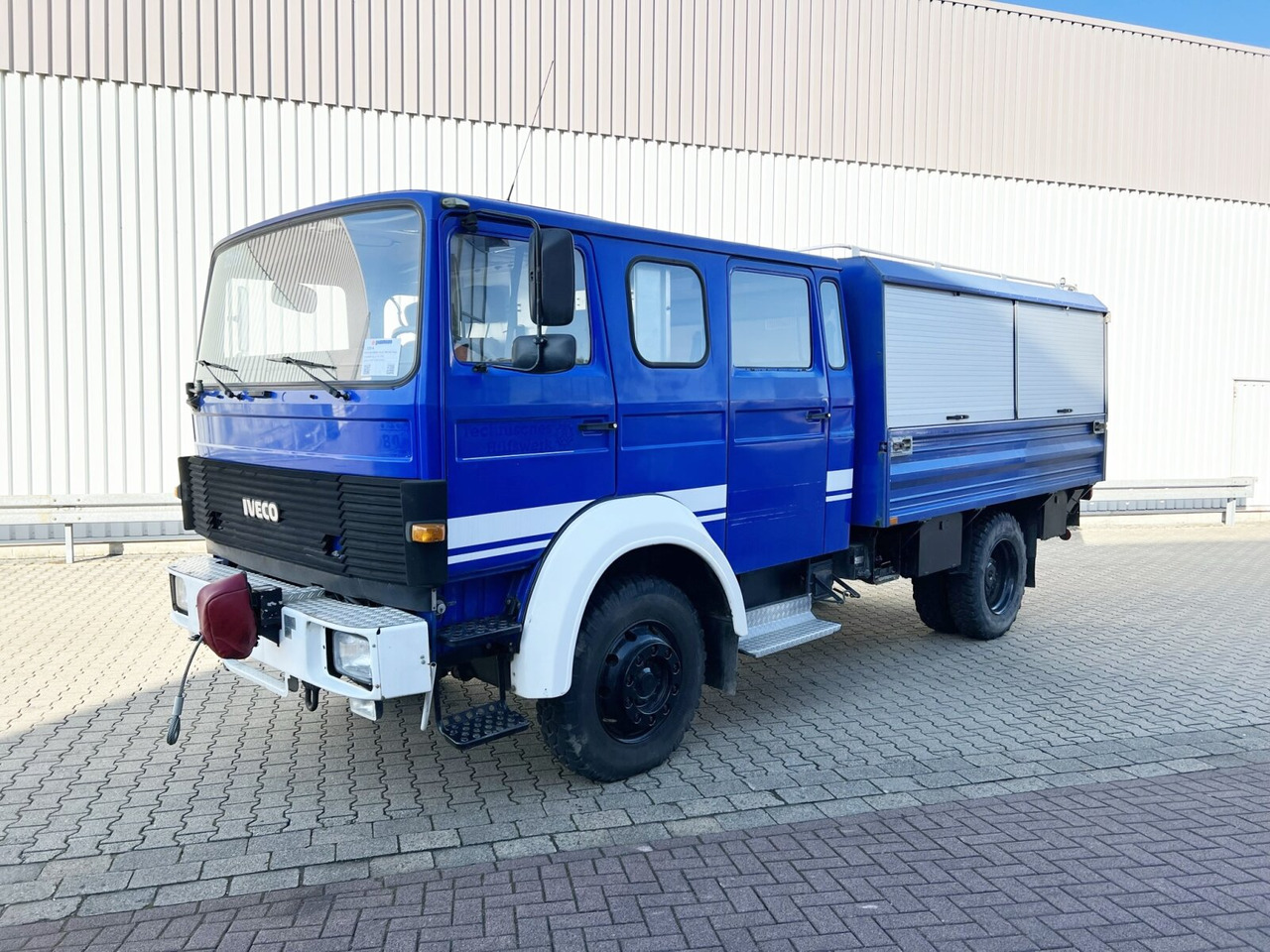 120-23 AW 4x4 Doka 120-23 AW 4x4 Doka, V8-Motor, Gerätewagen, Seilwinde - Tűzoltóautó: 1 kép. 120-23 AW 4x4 Doka 120-23 AW 4x4 Doka, V8-Motor, Gerätewagen, Seilwinde - Tűzoltóautó: 1 kép.