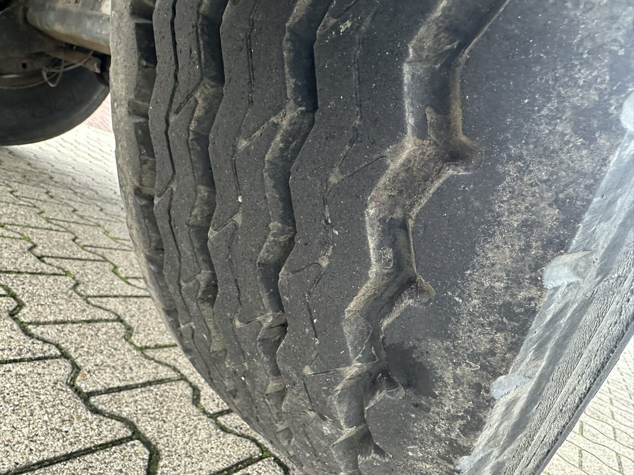 2-Achs Pritschenanhänger 2-Achs Pritschenanhänger - Platós pótkocsi: 5 kép. 2-Achs Pritschenanhänger 2-Achs Pritschenanhänger - Platós pótkocsi: 5 kép.