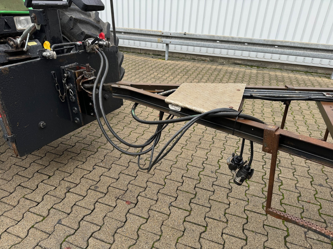 3-Seiten-Kippanhänger HEUSER 3-Seiten-Kippanhänger - Pótkocsi billenőplatós: 2 kép. 3-Seiten-Kippanhänger HEUSER 3-Seiten-Kippanhänger - Pótkocsi billenőplatós: 2 kép.