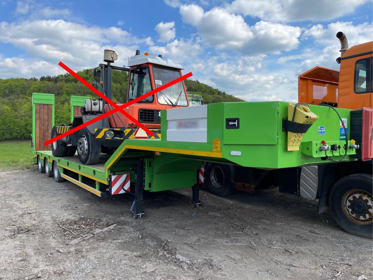 ALPSAN 56t ALPSAN 56t, hydr. Rampen, Verbr. auf 3m - Félpótkocsi mélybölcsős: 1 kép. ALPSAN 56t ALPSAN 56t, hydr. Rampen, Verbr. auf 3m - Félpótkocsi mélybölcsős: 1 kép.