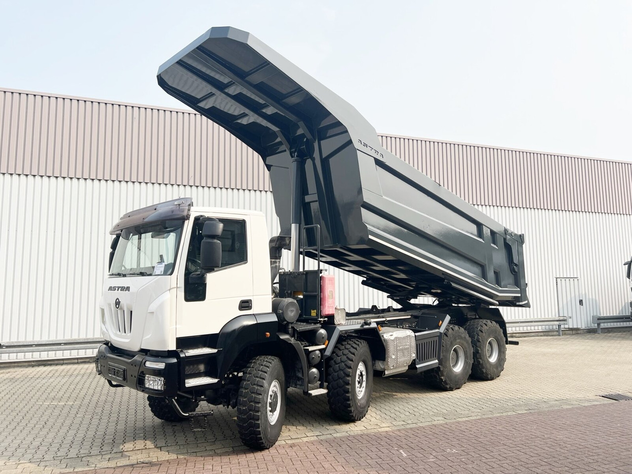 ASTRA HD9 86.56 8x6, 24m³ Mulde, Intarder ASTRA HD9 86.56 8x6, 24m³ Mulde, Intarder - Dömper: 1 kép. ASTRA HD9 86.56 8x6, 24m³ Mulde, Intarder ASTRA HD9 86.56 8x6, 24m³ Mulde, Intarder - Dömper: 1 kép.