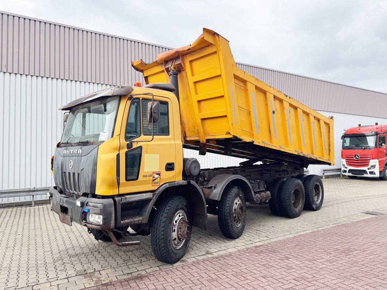 ASTRA HHD8 86.48-80 8x6 ASTRA HHD8 86.48-80 8x6 Mulde ca. 24m³ - Dömper: 1 kép. ASTRA HHD8 86.48-80 8x6 ASTRA HHD8 86.48-80 8x6 Mulde ca. 24m³ - Dömper: 1 kép.