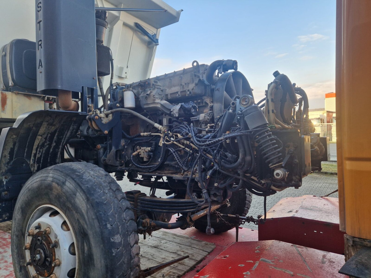 Dömper ASTRA HHD9 6x6 ASTRA HHD9 6x6, Cursor 13: 11 kép.