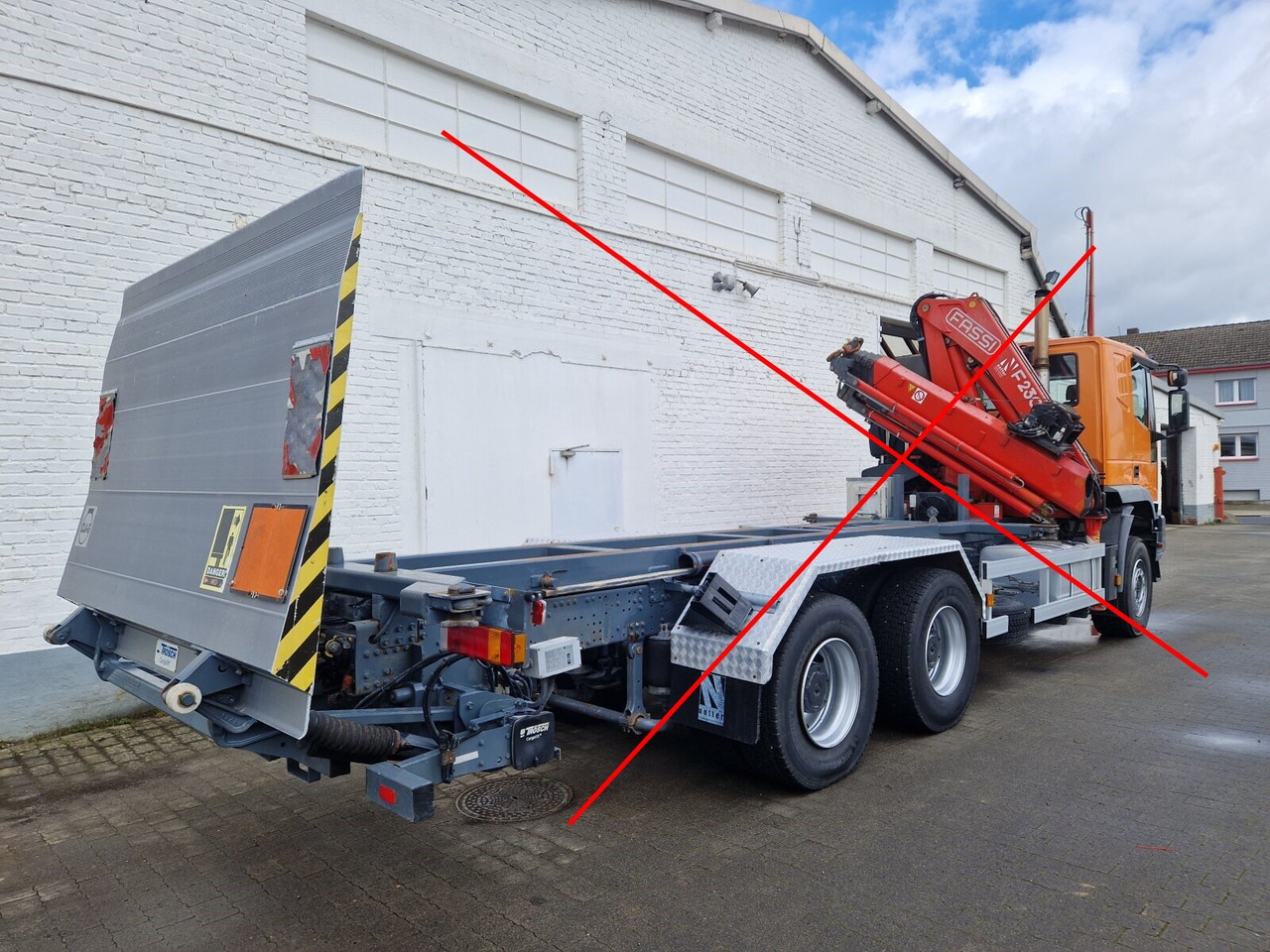 BC2000S4 Ladebordwand BC2000S4 Ladebordwand, Ex-Schweizer Armee - Emelőhátfal: 1 kép. BC2000S4 Ladebordwand BC2000S4 Ladebordwand, Ex-Schweizer Armee - Emelőhátfal: 1 kép.